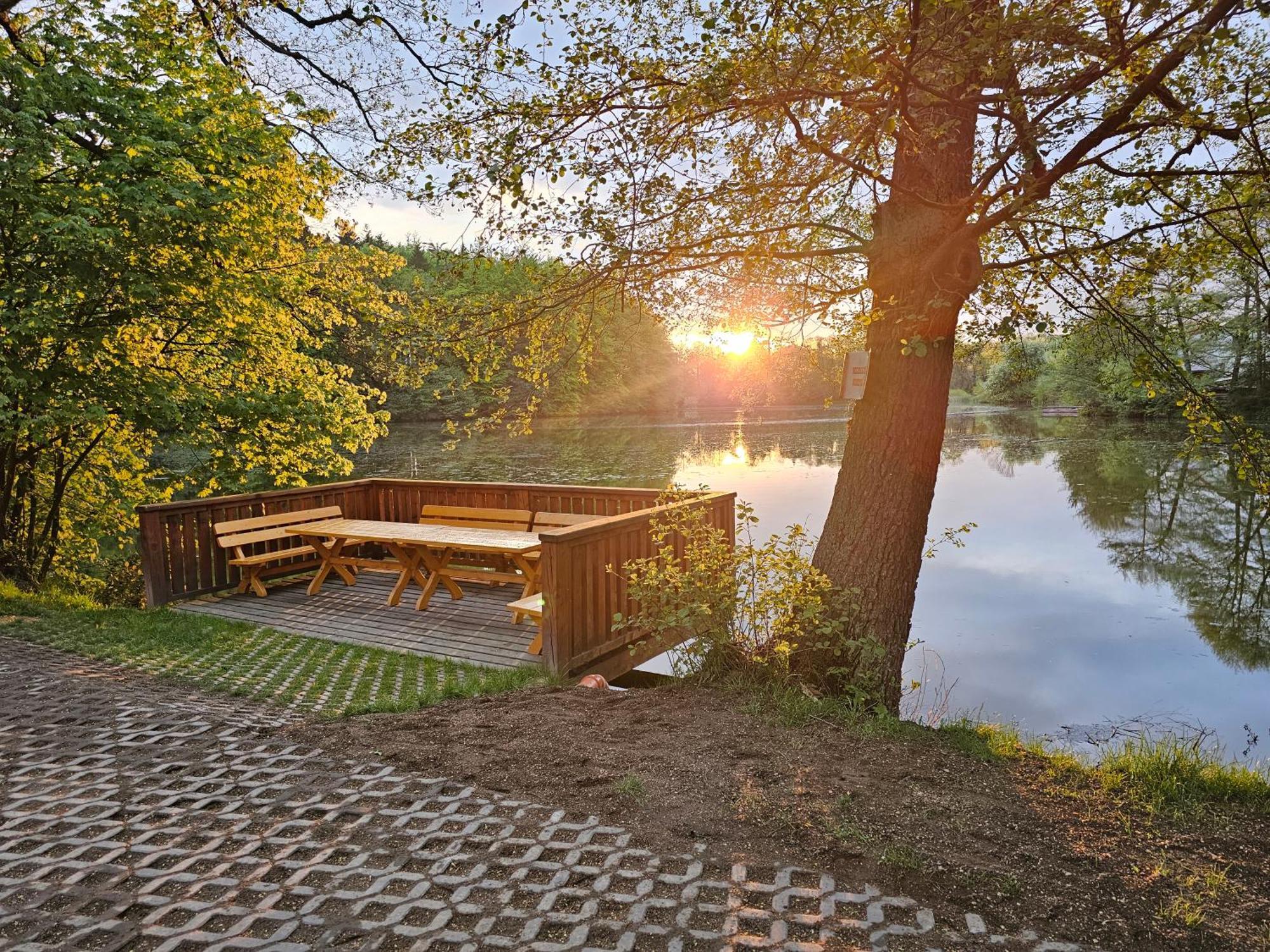 Balonovy Hotel A Pivovar Radesin Экстерьер фото